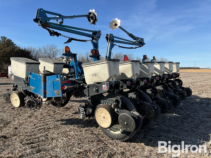 2010-kinze-3200-image-7