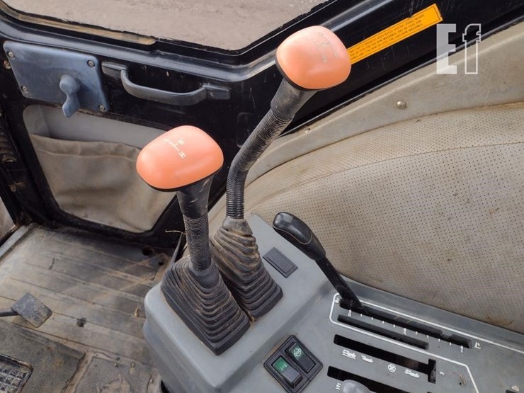 1996-case-ih-3230-image-8