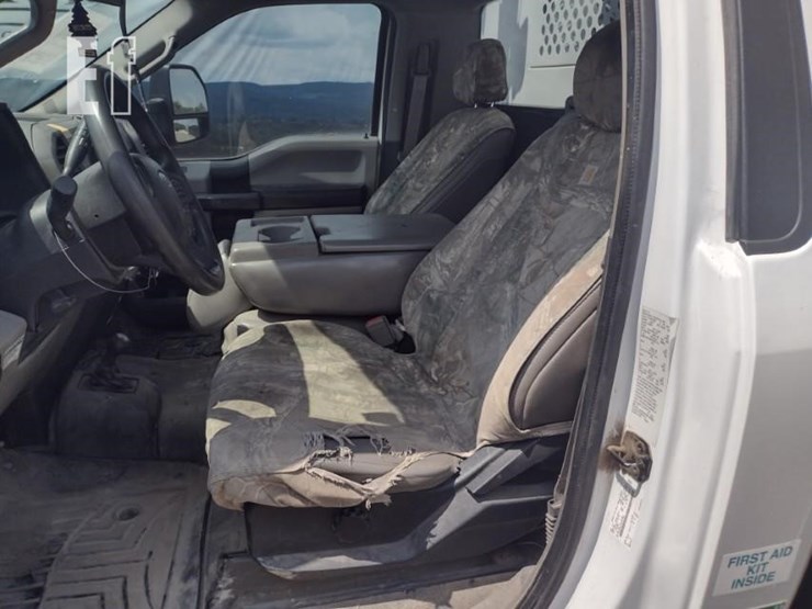 18-ford-f550-image-12