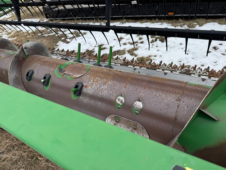 john-deere-630f-image-10