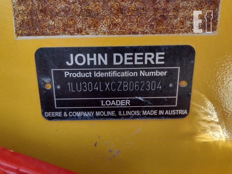 2021-deere-304l-image-5