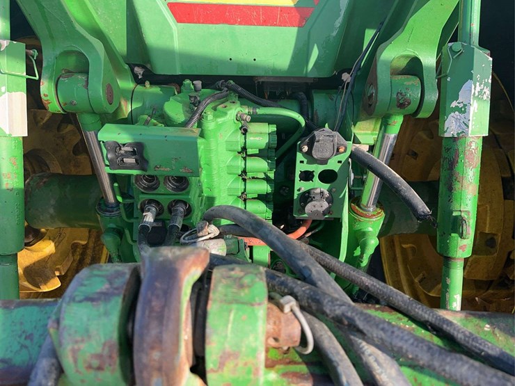 john-deere-8220-image-7