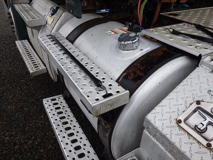 2018-western-star-5700xe-image-16