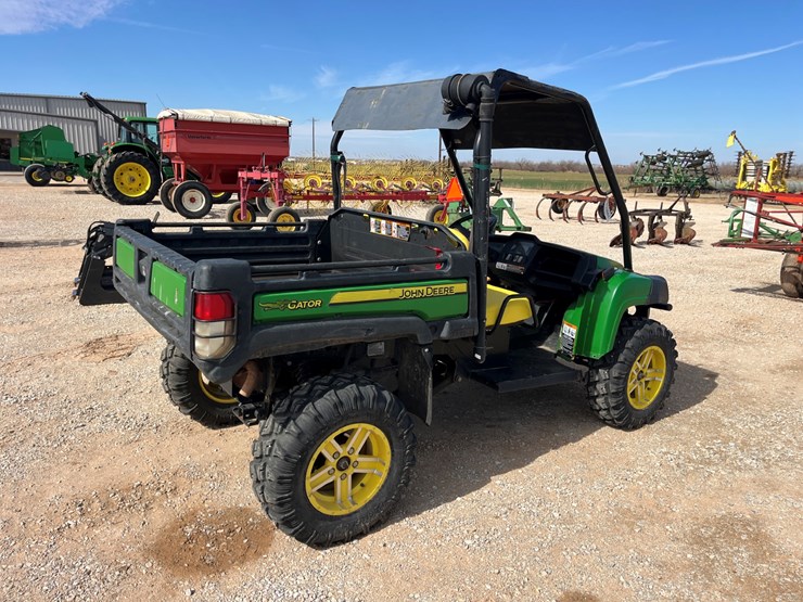 2016-john-deere-gator-image-6