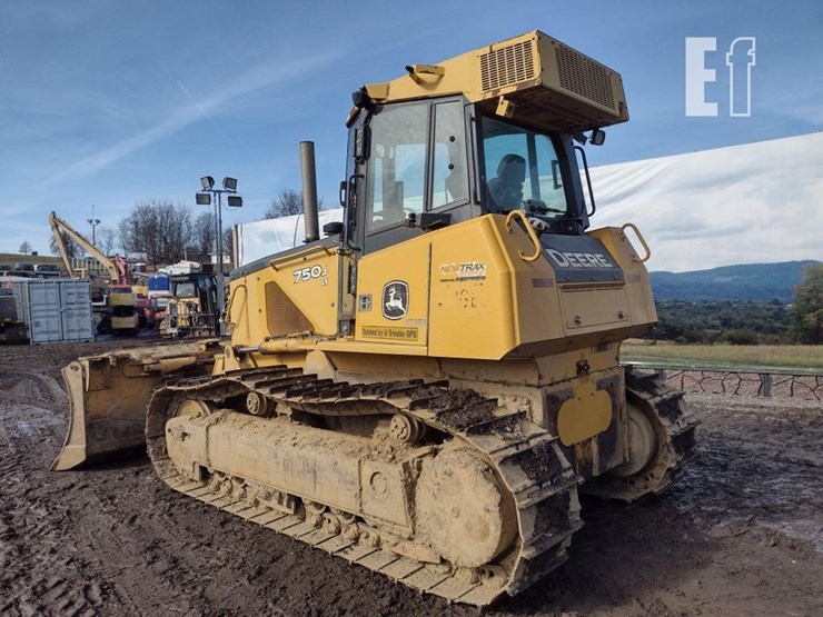 2008-deere-750j-lt-image-45