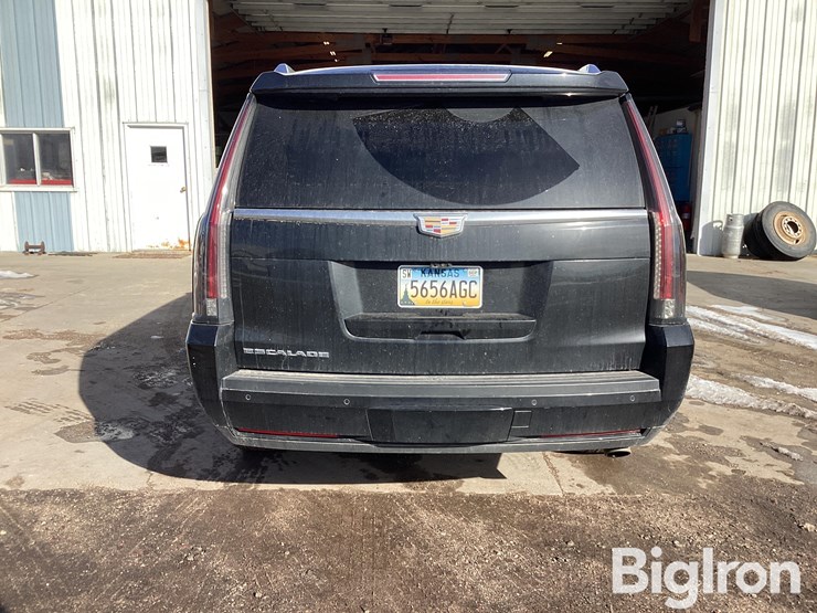 2019-cadillac-escalade-esv-image-6