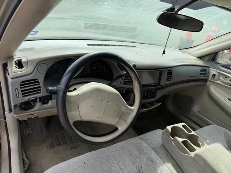 #74-•-2004-chevrolet-impala-image-14