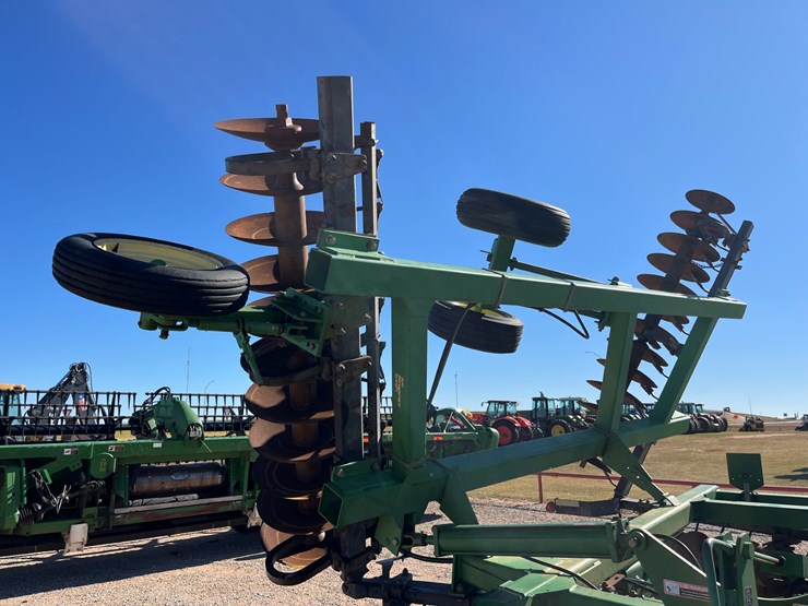 2004-john-deere-637-image-3