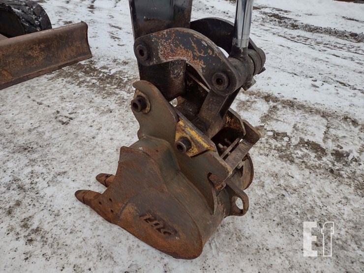 2016-deere-35g-image-17