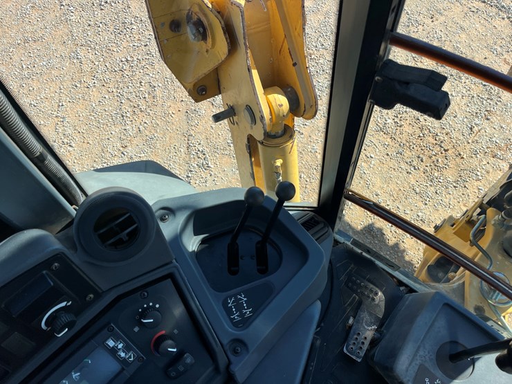 2012-deere-310sj-image-26