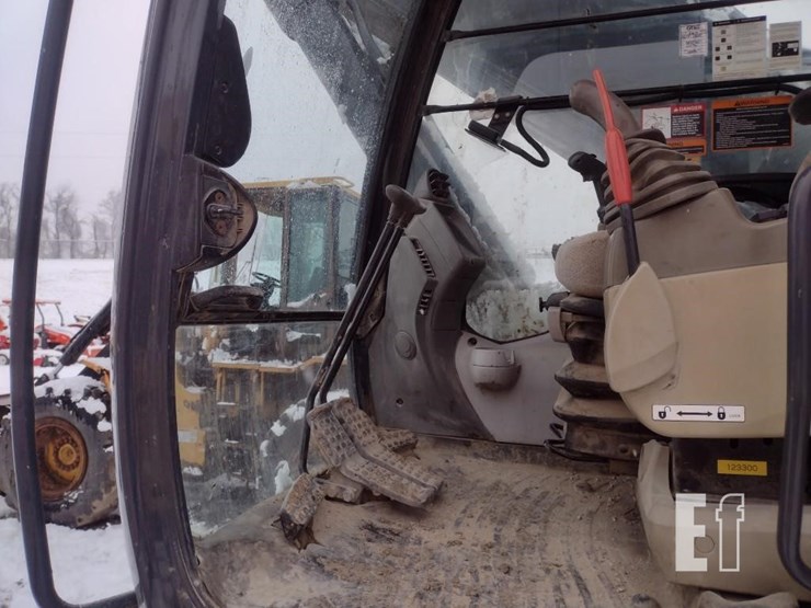 deere-350g-lc-image-12