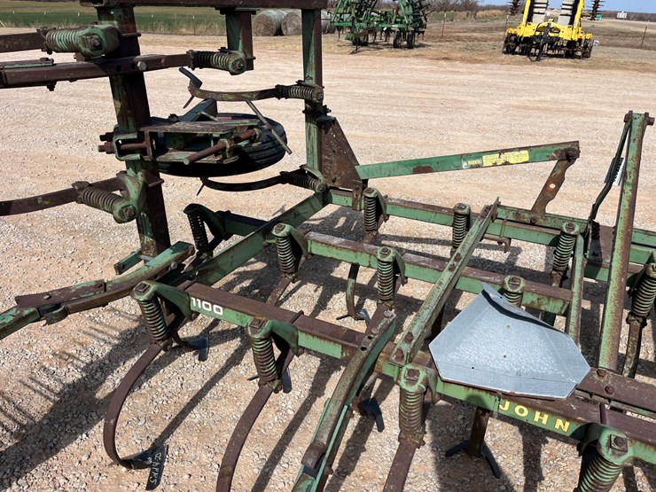 john-deere-1100-image-13