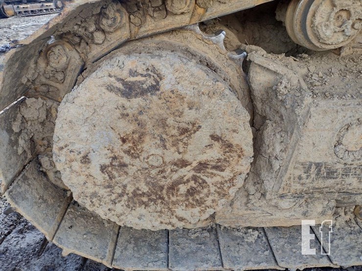 2008-deere-750j-lt-image-30