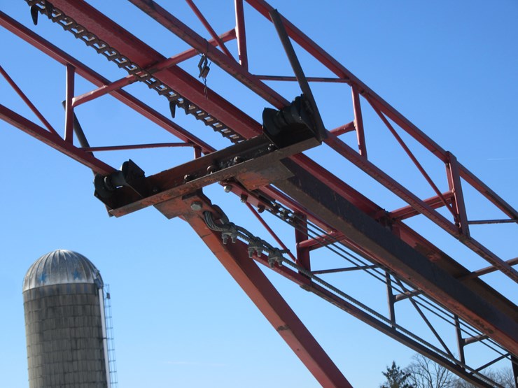 #8960-•-hayrite-52'-hay-elevator-image-5