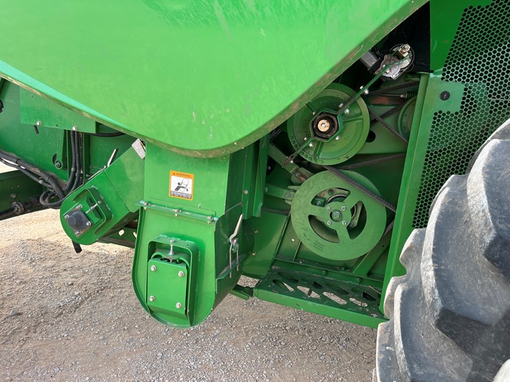 2013-john-deere-s670-image-13