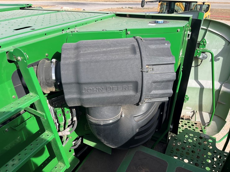 2013-john-deere-s670-image-55