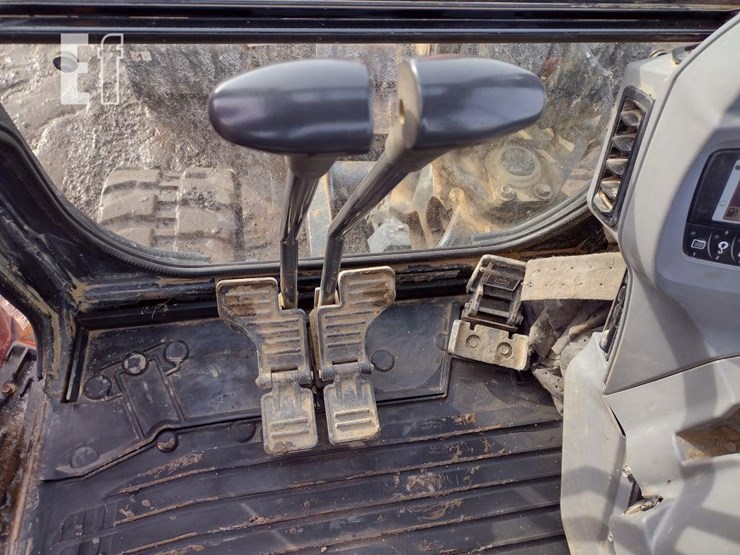 2017-kubota-kx040-4-image-12