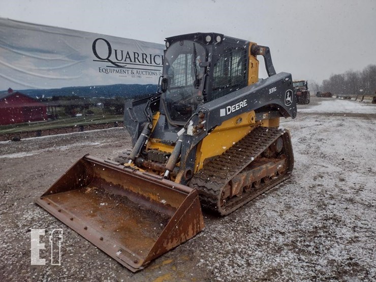 2021-deere-331g-image-37