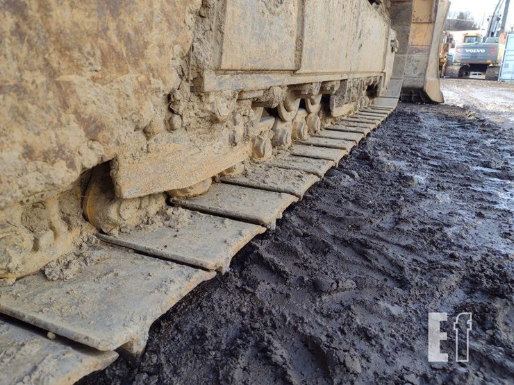 2008-deere-750j-lt-image-33