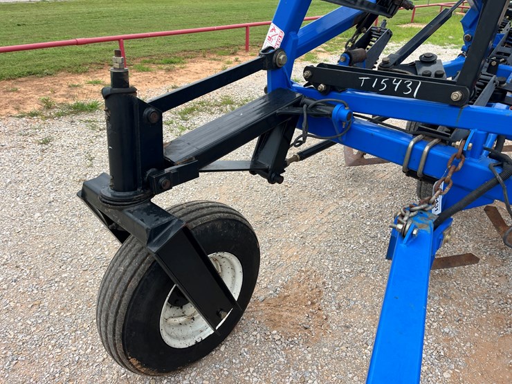 2015-new-holland-st830-image-8