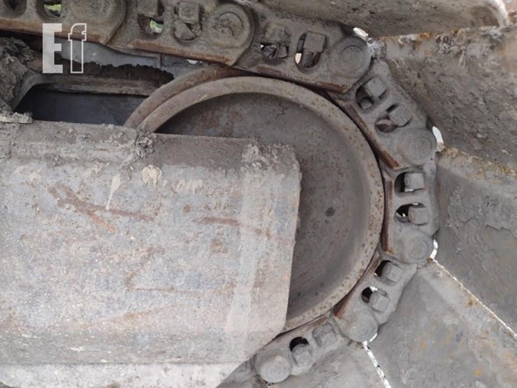 2015-volvo-ec220e-lr-image-30