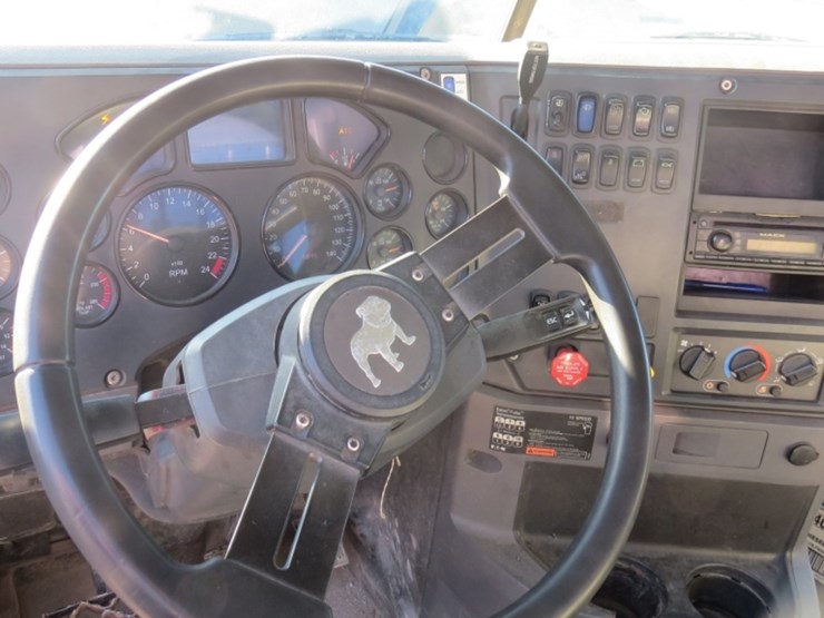 2013-mack-pinnacle-chu613-image-7