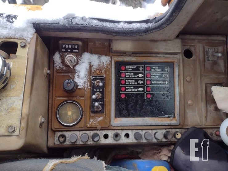 caterpillar-it28-image-9