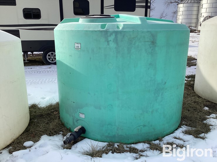 1,500-gallon-water/liquid-fertilizer-vertical-tank-image-1