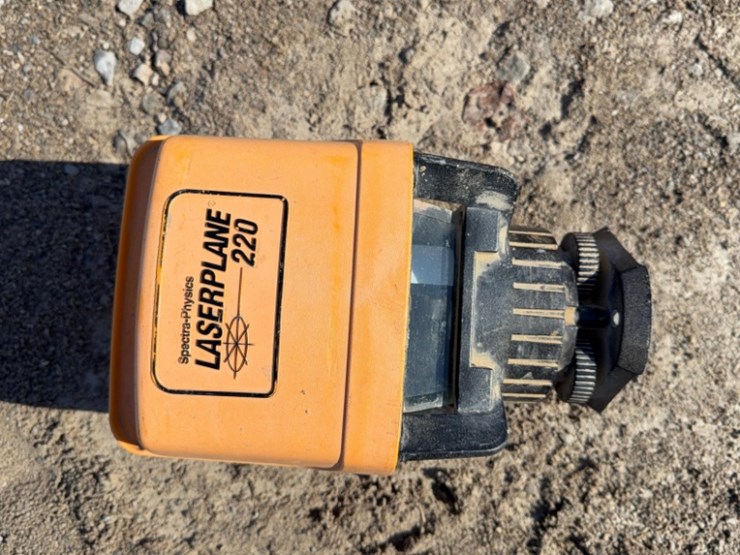 cst-ll500-laser-and-stand-image-1