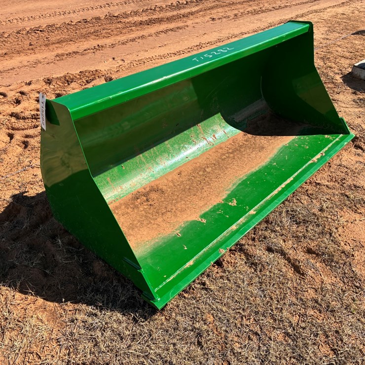 #T15282 • John Deere 6FT Bucket
