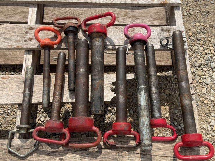 lot-of-hitch-pins-image-3