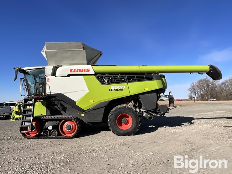 2022-claas-lexion-8600tt-image-8