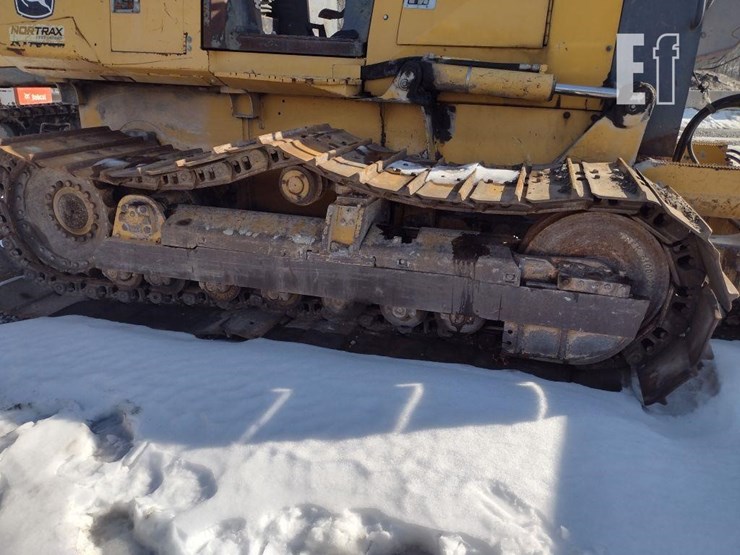 2007-deere-700j-lgp-image-32