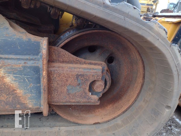 2021-deere-331g-image-32