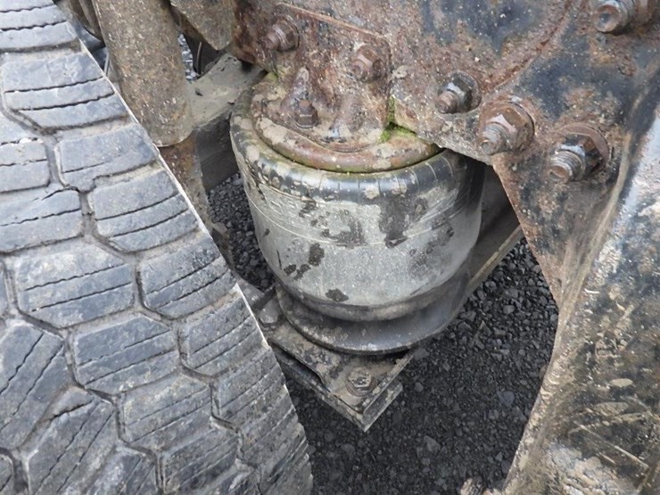 2018-western-star-5700xe-image-12