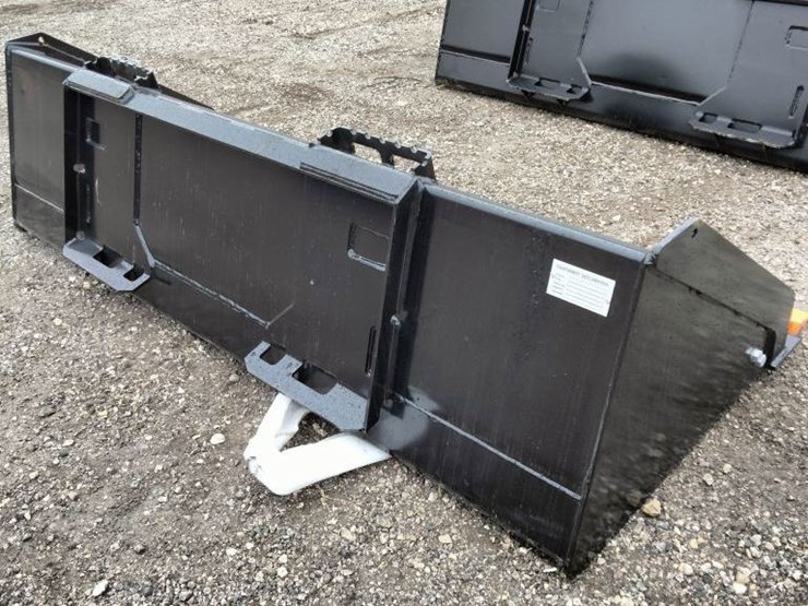 #149-•-skid-steer-bucket-w/-teeth---80"-image-2