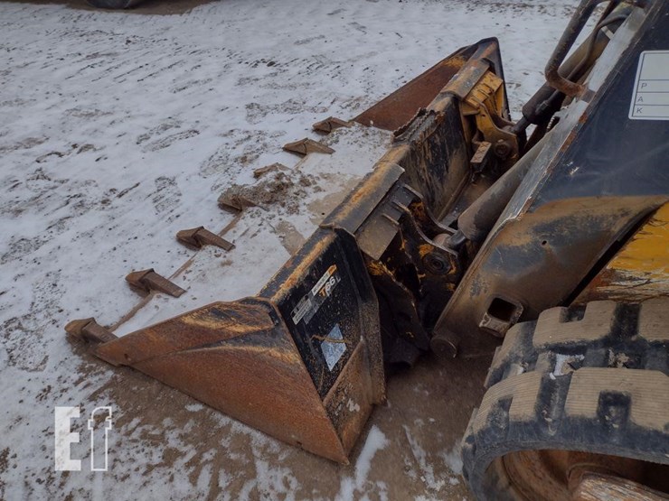 2019-deere-317g-image-18