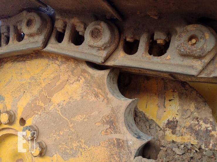 2021-deere-650k-lgp-image-35