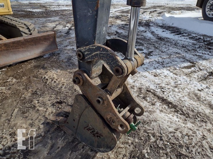 2013-deere-35d-image-17