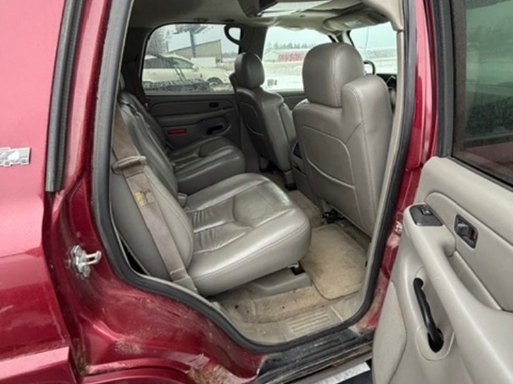 2005-chevrolet-tahoe-z71-image-12