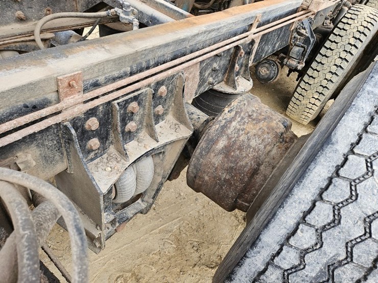 2000-caterpillar-c13-image-27