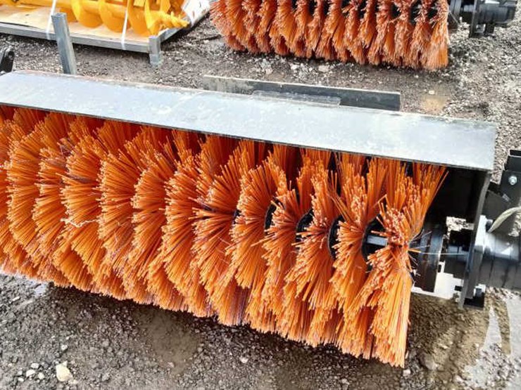 #324-•-mini-skid-steer-sweeper-image-1