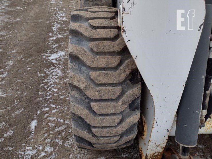 2016-bobcat-s590-image-22