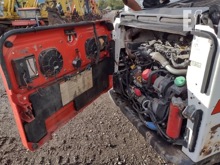 2019-bobcat-t770-image-39