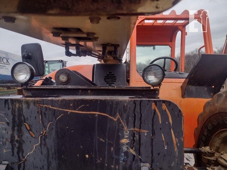 2005-jlg-g9-43a-image-17