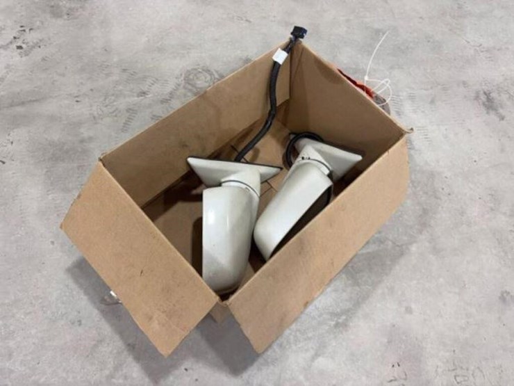 qty-of-(2)-lincoln-ls-side-mirrors-image-3