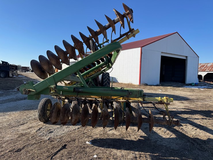 john-deere-220-image-5