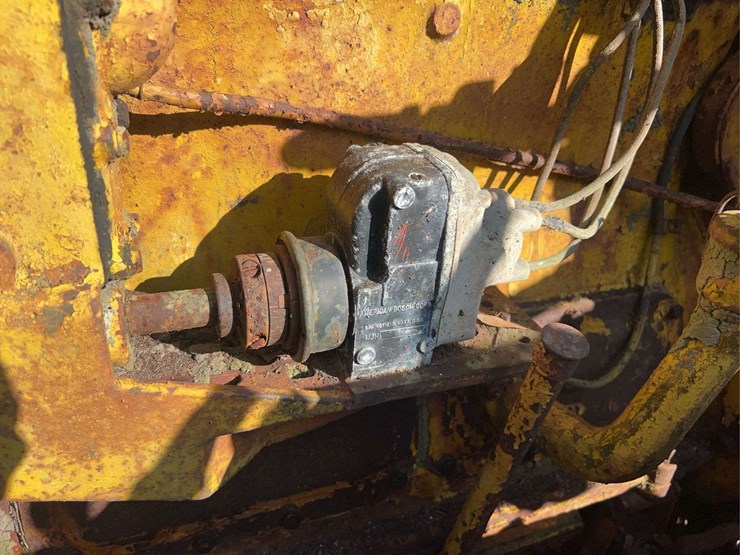 caterpillar-r2-image-36