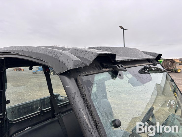 2024-john-deere-gator-image-15