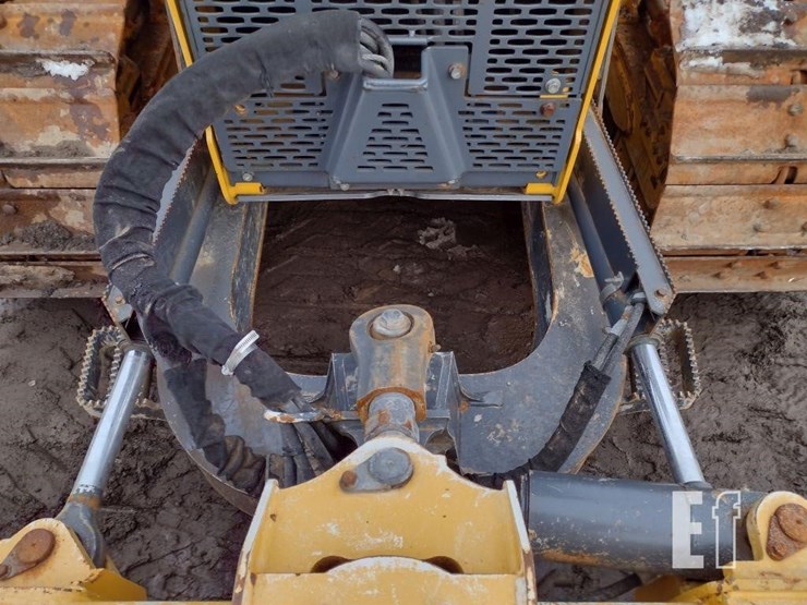 2022-deere-650k-lgp-image-18